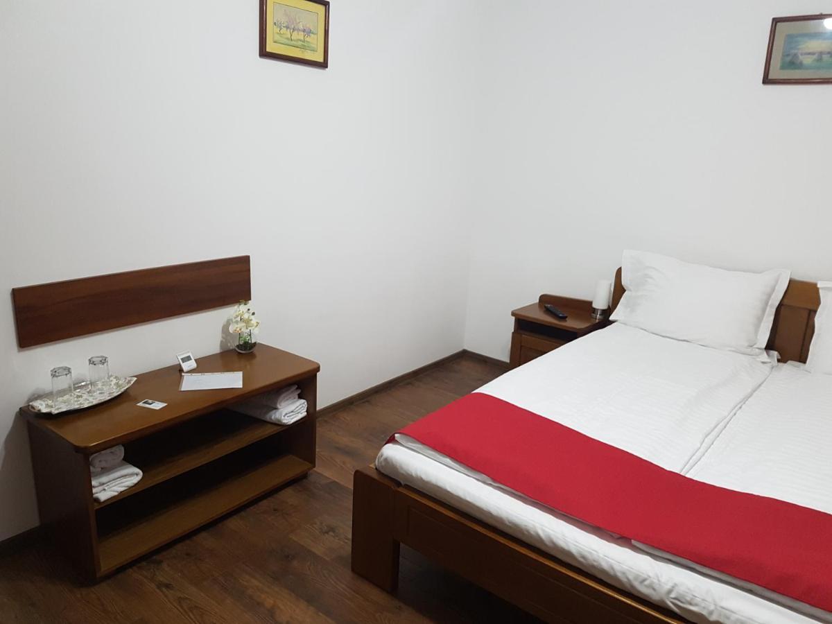 Bed and Breakfast Casa Irinella Satu Mare Zewnętrze zdjęcie